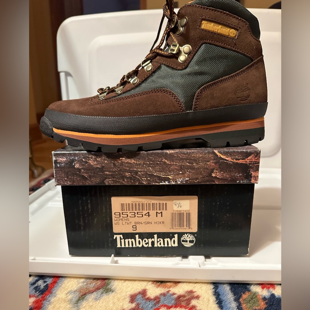 Timberland hiking boot. Women’s size 9